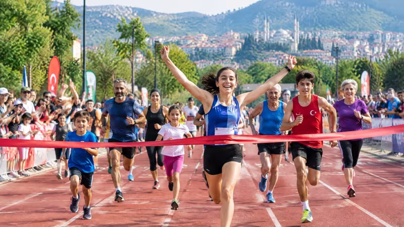 Sukaypark Tesisleri'nde Yüzme, Koşu ve Atış Mücadelesi