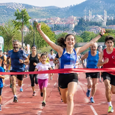 Sukaypark Tesisleri'nde Yüzme, Koşu ve Atış Mücadelesi