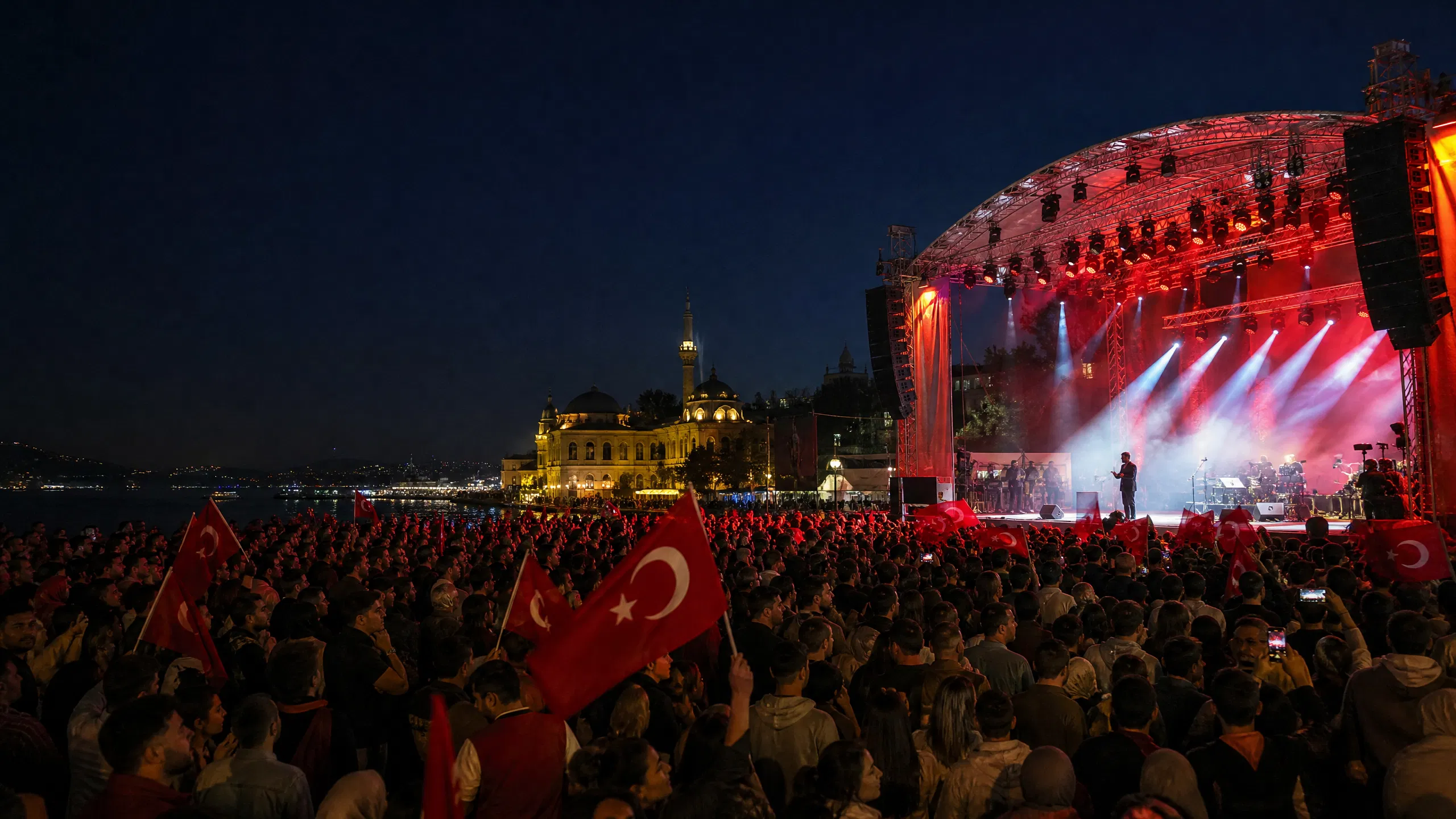 Antalya’da 30 Ağustos coşkusu Derya Uluğ konseriyle yaşanacak