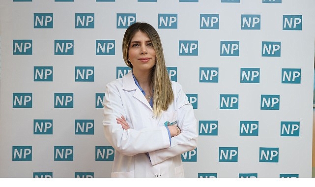 Ayna Karsisinda Yapilan Olumlamalar Terapi Yerine Gecmiyor