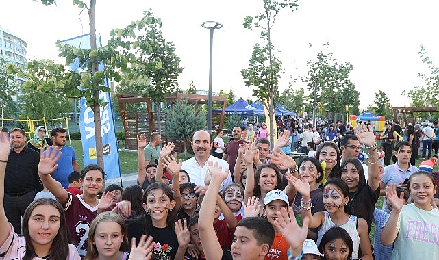baskan altay parklarda senlik var etkinliginde cocuklarin yaz coskusuna ortak oldu.jpg