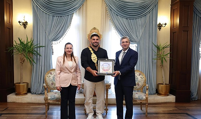 baspehlivan erkan tastan vali sahine ziyaret.jpg