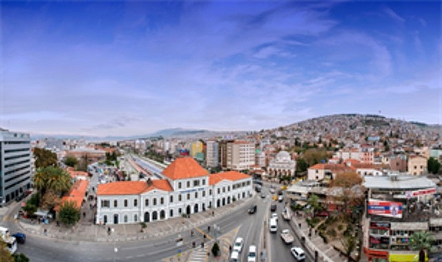 Izmir Gurultuyle Savas Acti