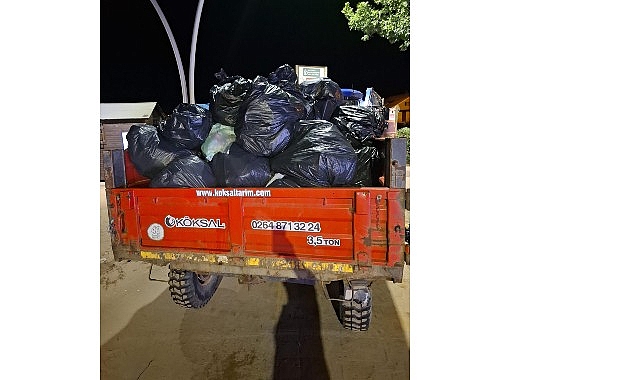 kandira sahillerinden 64 tir cop toplandi.jpg