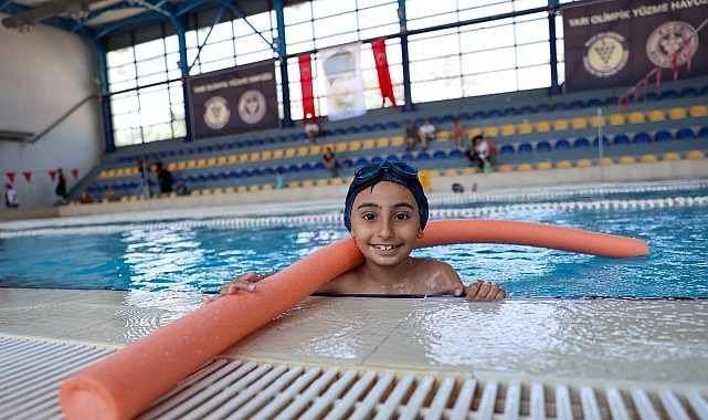 minik yuzuculer bucada yetisiyor.jpg