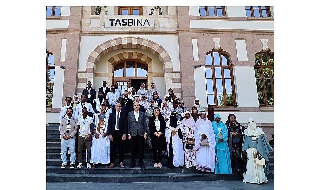 moritanya nuaksot universitesi turk dili ve edebiyati ogrencileri baskan altayi ziyaret etti.jpg