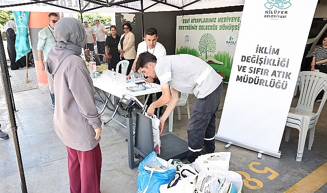 Niluferde Atik Kagitlari Getiren Hediye Kazaniyor