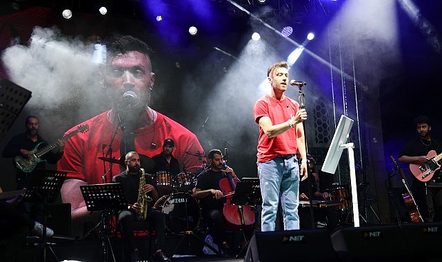 selcuklu belediyesi sanat akademisinden unutulmaz 2000ler turkce pop konseri.jpg
