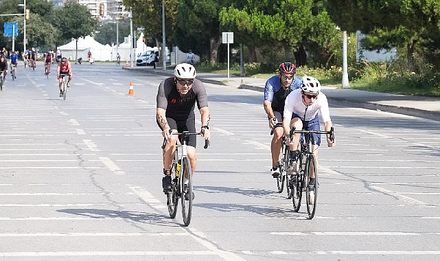 Kadikoyde sprint triatlon heyecani yasandi.jpg