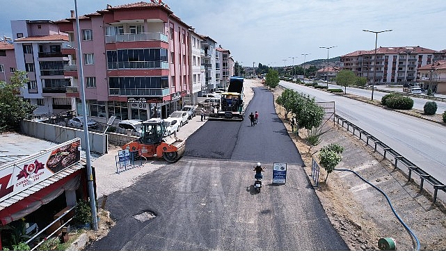 kula seyitali mahallesinde sicak asfalt calismasi tamamlandi.jpg