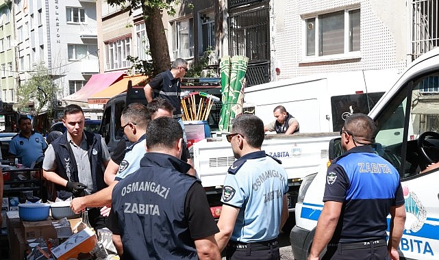 osmangazi belediyesi kaldirim isgallerine firsat vermiyor.jpg