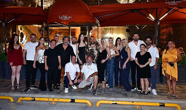 yapimci suat yanca surpriz dogum gunu kutlamasi.jpg